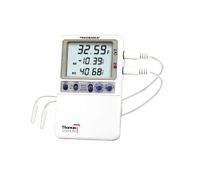 Thomas Traceable Hi-Accuracy Monitoring Thermometer, Supplied with 2 probe sensors (Chemical-resistant, waterproof sensor measures 3/16-inch diameter and is 3/4-inch long).