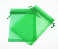 AEAOA 50 Pcs 6x8 Inch Organza Bags Drawstring Wedding Favor Bags Organza Gift Pouches Bags for Wedding Jewelry Party (Green)