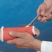 Sammons Preston Delta-Cast Conformable Polyester Casting Tapes (White 1" x 2 yd (2.54cm x 182cm))