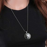 Luminous Tai Chi Pattern Alloy Cabochon Pendant Necklace Night Lights Jewelry Woman Bright Cute Stylish For gift Jewerly Women Fashionable Womens Comfortable