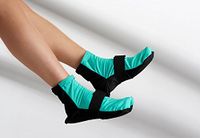Foot Dr Hot and Cold Pain Relieving Gel Socks, Gel Ice Treatment for feet, Heels, Swelling, Arch Pain