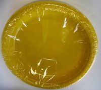 Yellow Plastic Dinner Plates 8 Ct.