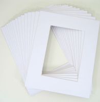 Pack of 25 11x14 White Picture Mats Mattes with White Core Bevel Cut for 8x10 Photo