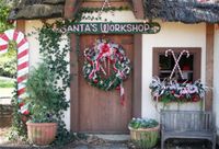 CSFOTO 7x5ft Christmas Background Santa's Workshop Photography Backdrop Wreath Rustic Wood Door Xmas Decoration Santa Claus House New Year Holiday Celebration Photo Studio Props Polyester Wallpaper