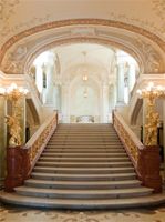 Leowefowa 5X7FT Vinyl Castle Backdrop Interior Luxurious Palace Stair Droplight European Archiculture Staircase Photography Background Girls Lover Wedding Party Event Decoration Photo Studio Props