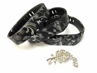 3pcs Large L Ornament Design Color Replacement Bands With Clasps for Fitbit FLEX Only /No tracker/ Wireless Activity Bracelet Sport Wristband Fit Bit Flex Bracelet Sport Arm Band Armband + Nice Crystals Feather Brooch