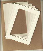Amazon Premium Picture Matting Pack of 20 5x7 Cream Picture Mats with White Core, for 4x6 Pictures