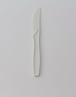 B-Kind Party Pack 100 Count Thick Strong and Durable Medium-Heavy Weight Disposable White Knives for Camping, Picnics, Parties, and Weddings