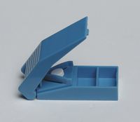 Medline Pill Splitters Individually Boxed in Blue - 6 Total
