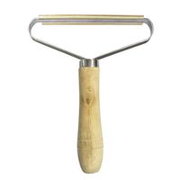 Clothes depilator can Quickly Absorb Fabric Yarns and Easily Remove Debris from Clothes. Can be Used on Sofas, Blankets, Curtains, Socks, Wool, Cashmere (03)