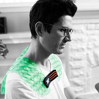 KOOL'N FX Hot & Cold Therapy, Reusable Neck & Shoulder Gel Pack with Adjustable Straps - Great for Sports Injuries, Neck Injuries, Cervical, Migraines, Headaches & More (Large/X-Large)