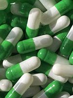 Empty Gelatin Capsules Size 3 Green (Green/White) (100)