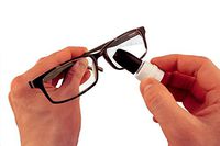 iGlassClean: Liquid Free, Reusable Eyeglass, Sunglass Cleaner and Computer Keyboard Cleaner