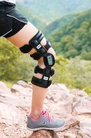 Z1 K6 Knee Brace - Best Knee Brace for Men & Women - Knee Support for Running & Sports/ACL & Ligament Injuries/OA Arthritis/Knee Joint Pain Relief - for Best FIT Check Sizing Chart (PIC#2&3)