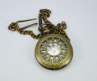 Handmade Antique Vintage Wheel Designer Battery Powered Pocket Watch with Long Chain
