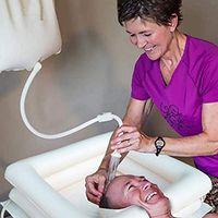 Inflatable Bedside Shampoo Basin Kit With Water Bag, Shower, Shawl, Cushion, Air pump For Disabled& Elderly Bed Easy, Pregnancy, Bedridden Or Post-Surgical Patient, Bed-Confined Patient（Set of 6）