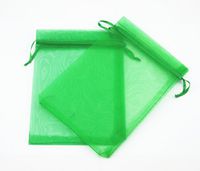 AEAOA 50 Pcs 6x8 Inch Organza Bags Drawstring Wedding Favor Bags Organza Gift Pouches Bags for Wedding Jewelry Party (Green)