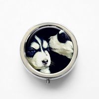 RhyNSky Animal Huskies Dog Mini Portable Pocket Pill Box Case Holder for Purse, 3 Compartments, Silvery, FS135
