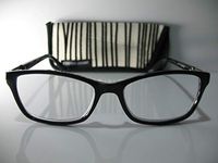 Foster Grant Jules Womens Black & White Fashion Reading Glasses w/Case +1.75 Free Hard CASE + Microfiber Cloth