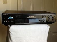Sony SLV-789HF Video Cassette Tape Recorder, 4-Head Hi-Fi Stereo VHS Player, VCRplus+, Reality Regenerator, Cable Box Control Capable, Energy Star Rated Unit, Adaptive Picture Control. Works Great.