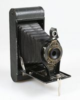 VINTAGE FOLDING CAMERA KODAK NO. 2 C AUTOGRAPHIC BROWNIE