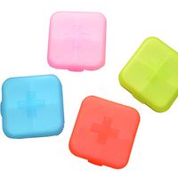 ULTNICE 4pcs Travel Pill Containers Medicine Holder 4 Slot Capsules Case (Random Color)