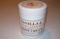 Vanilla & Macadamia Ultra Rich Performed Body Cream 16.06 FL. OZ.