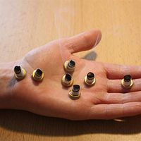 WellieSTR 300pcs High Quality Moxa Sticks Moxibustion Cone Self Stick-On Mini Moxa Roll Chinese Traditional Self Moxa Tube Acupuncture