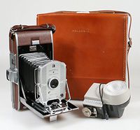 POLAROID LAND CAMERA MODEL 95B WITH FLASH AND CASE, EXCELLENT CONDITION