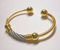 Roger Enterprises Magnetic Bracelet Stretch Wire Rope with Magnetic Balls for Sports, and Pain Therapy