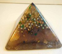 B Mix Colors E.Grn B.Sun Drips Large Pyramid Crystal Orgone Generator Energy 528Hz/7.83Hz/Advance Harmonics (2"H-51mm 3.5"B-89mm, B Mix Colors E.Grn B.Sun Drips)