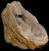 Quartz Raw Geode Crystal Piece Natural 90MM QG1802