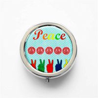 RhyNSky Hand Peace Sign Mini Portable Pocket Purse Pill Box Case Pillbox, 3 Compartments, Silvery, 331