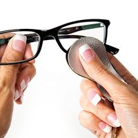 Gwee - Keyring, Magnetic Microfiber Eyeglass Cleaning Cloth, Perfect for Wiping Glasses and Touchscreens, Includes Keyring for Easy Access, Ultra-Fresh Antimicrobial Protection, Silver 2-Pack