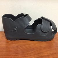 Max Armour Toe Guard Cast Shoe (XL, Black)