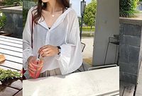MOM 2018 summer sun protection clothing women's long thin V-neck jacket breathable ultra-thin loose fashion wild,white,Average code