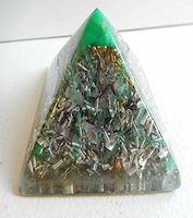 #80 Clear Em.Green Large Pyramid Crystal Orgone Energy Generator 528Hz/7.83Hz/Advance Harmonics (2"H-51mm 3.5"B-89mm, 80 Clear Em.Green)