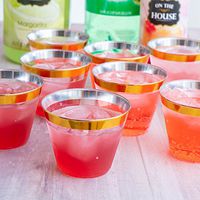 100 Pack Gold Rimmed Plastic Cups. Quality Disposable 9 oz. Tumbler with Elegant Look for Parties, Weddings, Special Occasions. Premium Hard Clear Plastic is Sturdy in Attractive Box from Luxemo