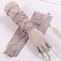 Yjdr Women's Sun Sleeve Long Lace Sleeve Arm Set Summer Sun Protection UV Half Finger Gloves Ice Silk Sunshade Gloves Driving Non-Slip (Color : Light Pink)