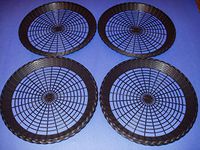 4 NEW BLACK PLASTIC PAPER PLATE HOLDERS, PICNICS, BBQ, WASHABLE, HEAVY DUTY ! !- BY NANSY-USA SELLER