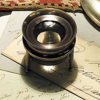 Authentic Models AC111 Tripod Magnifier