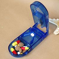 OKOKMALL US--Portable Storage Box Medicine Splitter Divider Pill Holder New Tablet Cutter