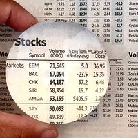 2.5 Inch Dome 4X Magnifier with Polishing Pouch by Electro Optix