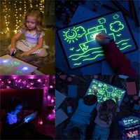 Light Drawing Doodle Board Toy,Light Drawing Pad, Luminescent Drawing Board Glow in Dark Kids Paint Toy with 3 Pens - Fun and Developing Toy