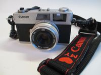 VINTAGE CANON CANONET 28 35MM COMPACT FILM CAMERA WITH 40MM 2.8 LENS