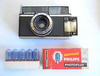 Voigtlander Bessy AS 1960s Film 126mm Camera, Made in Germany & Philips Flash Bulbs