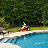 Husqvarna MZ61 61 in. 27 HP Briggs & Stratton Hydrostatic Zero Turn Riding Mower