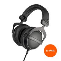 beyerdynamic DT 770 PRO 32 Ohm Over-Ear Studio Headphones in Black. Enclosed Design, Wired for Professional Sound in The Studio and on Mobile Devices Such as Tablets and Smartphones