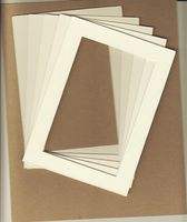 Amazon Premium Picture Matting Pack of 20 5x7 Cream Picture Mats with White Core, for 4x6 Pictures