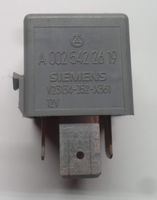 Mercedes Benz Relay OEM A0025422619 (1 Relay)